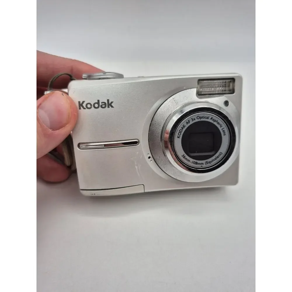 Kodak EasyShare C613 6.2 MP 3X Zoom Silver Digital Camera w/ 2GB SD Card Tested